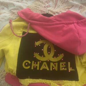 Hand made sweatshirt size mediumHandmade